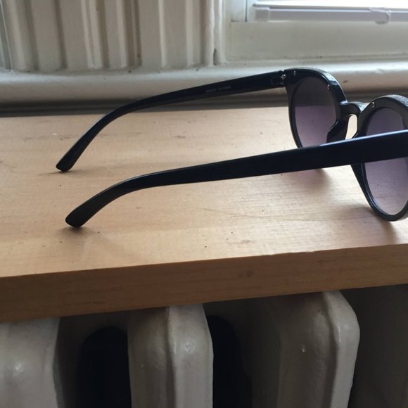 Sunglasses - Picture 2 of 2